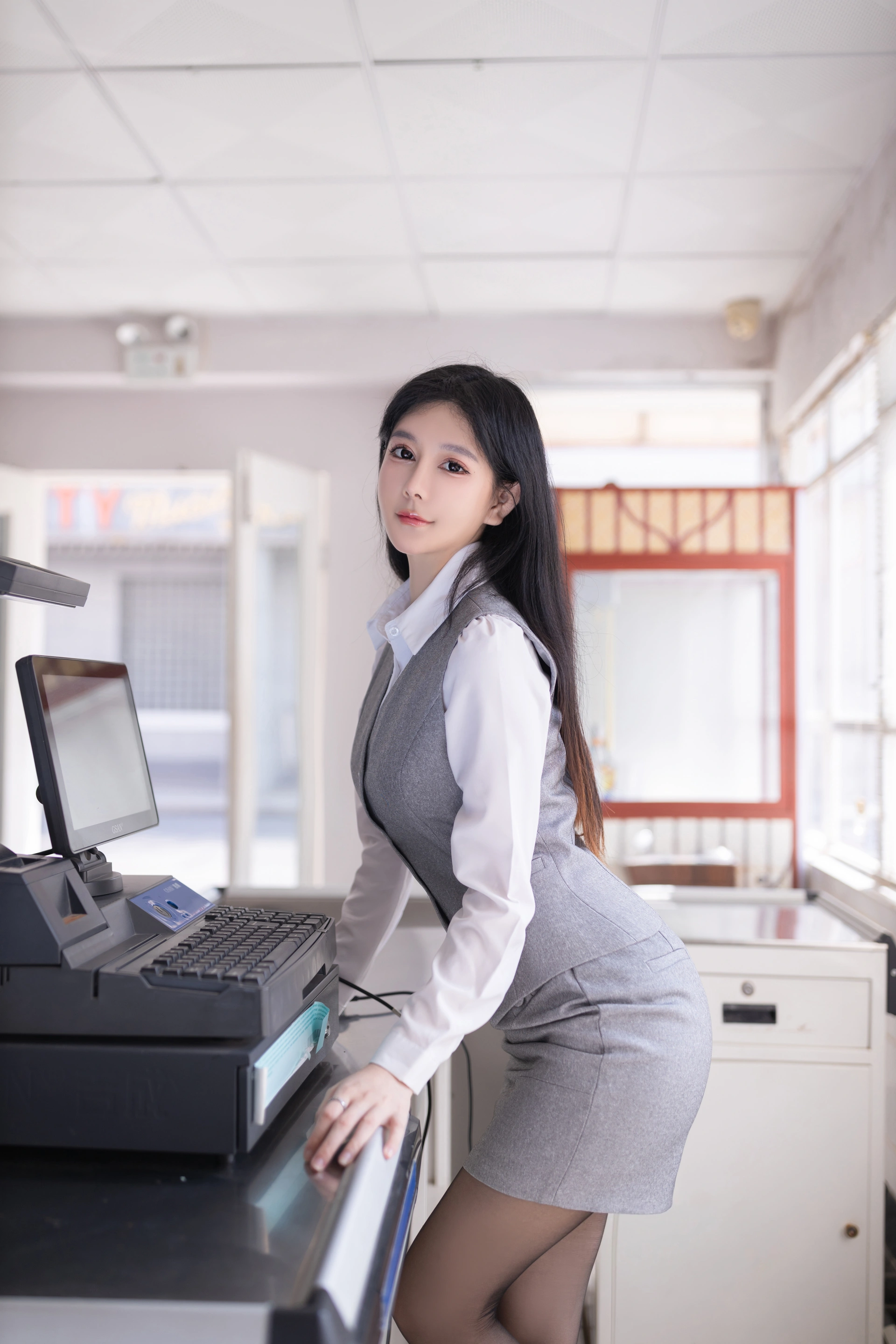 025.谢小蒽(幼幼) – 《超市收银》职业女性成熟美 2